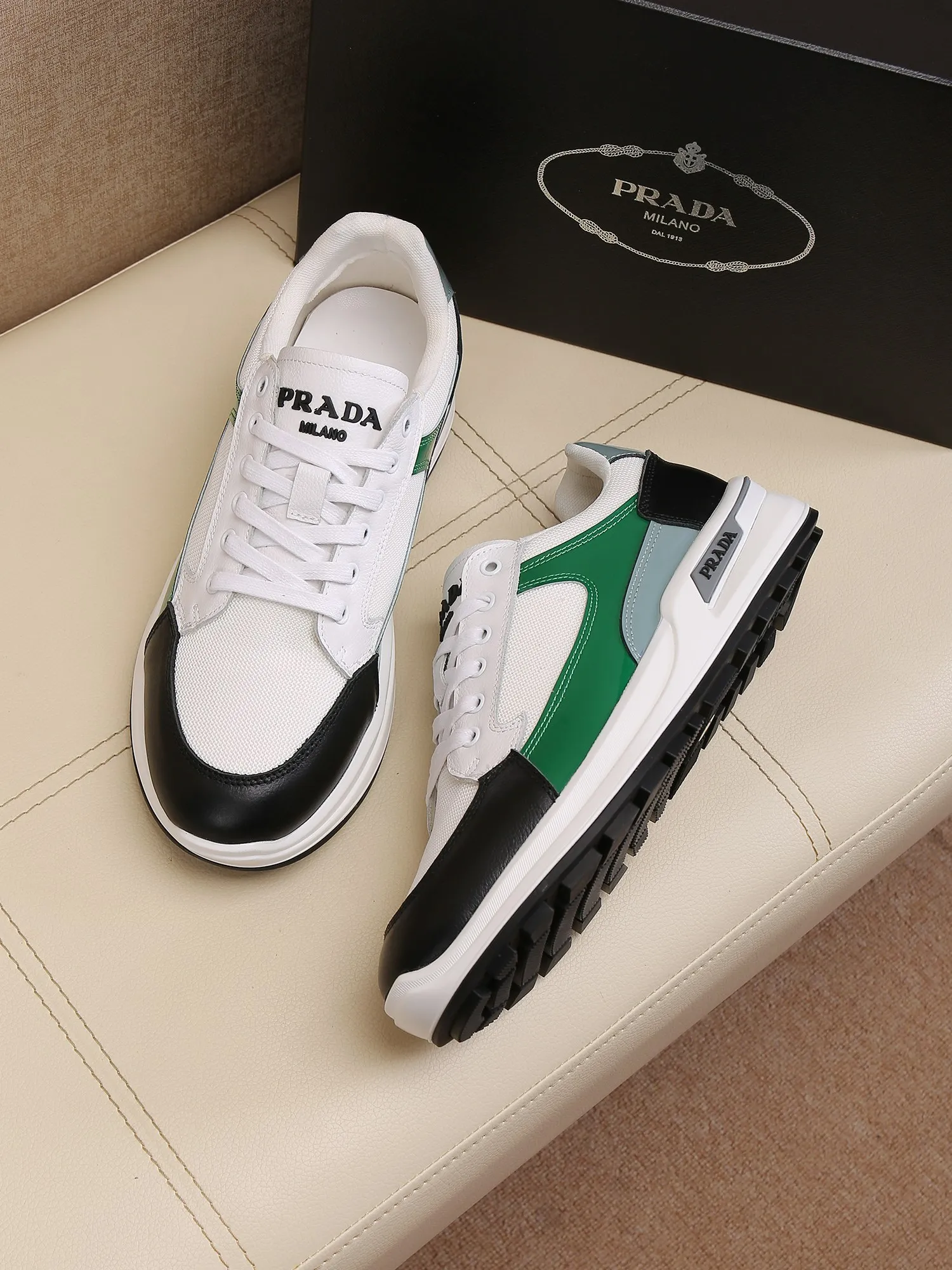 Batch 440 🕷️🕷️【PRADA】Prada's new men's fashionable casual shoes🇨🇳original quality, high-end boutique💯exquisite details,🌶🌶original lightweight, wear-resistant and non-slip original outsole, comfortable to wear🎋classic craftsmanship, fine workmanship, worth owning Code number: 38-44 Large quantities in stock